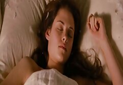 若い家とメイドのドレスのセックスで成熟した雌犬 女性 向け の アダルト 動画